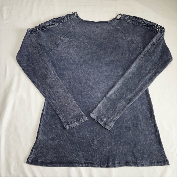 Cato Blue Stone Wash Long Sleeve Top Ribbed Crochet Detail Shoulders Rhinestones - Picture 12 of 15